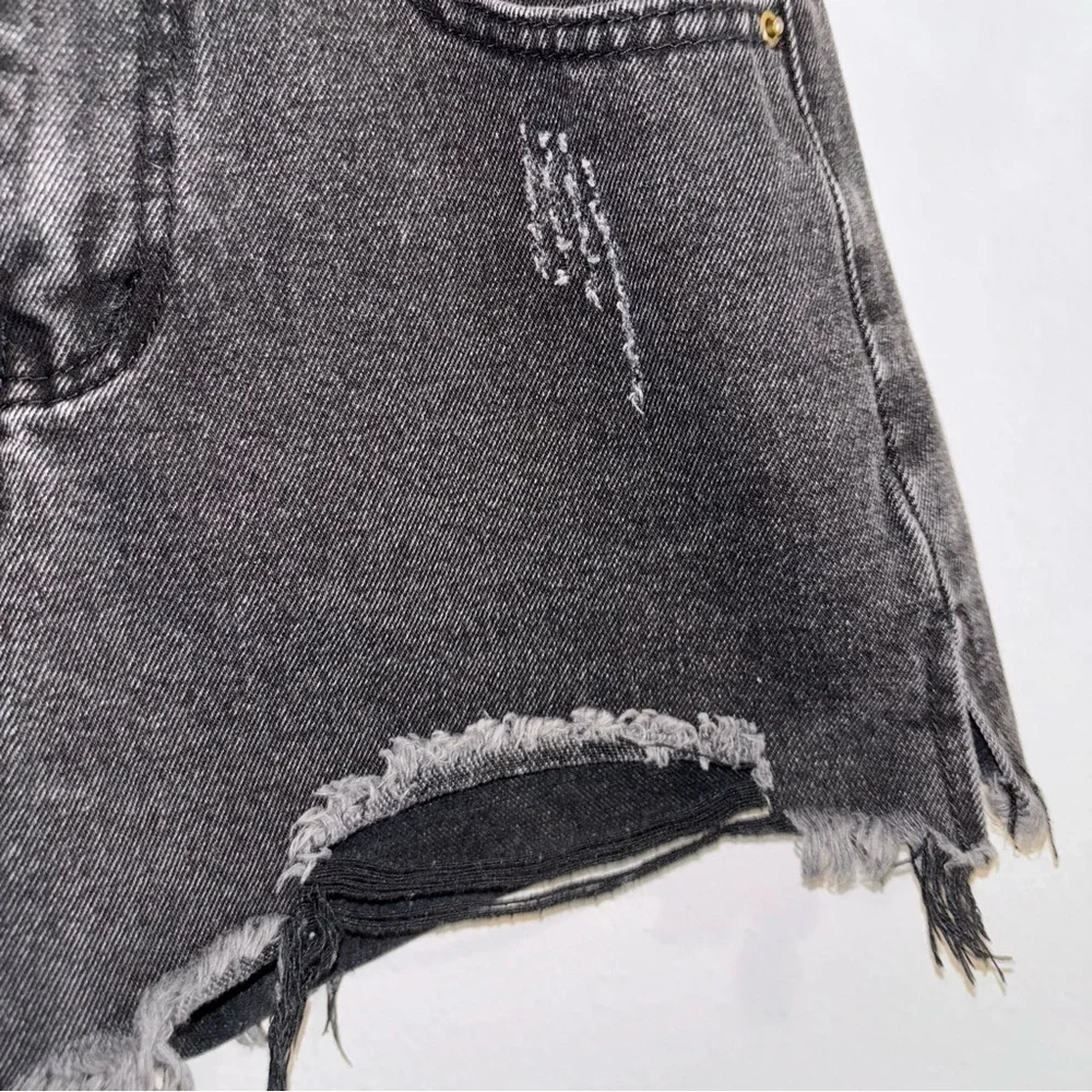 FALMER HERITAGE Jean shorts with distress Size S - Picture 3 of 6